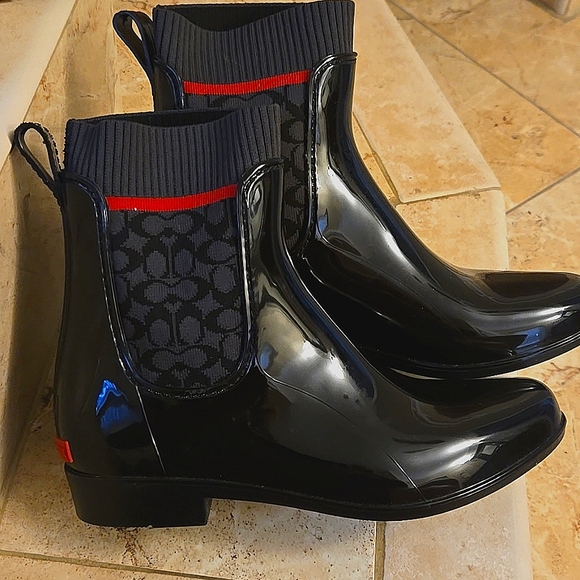 New Coach Women's Rain Bootie Size 8 B / US. never worn! - Picture 1 of 3